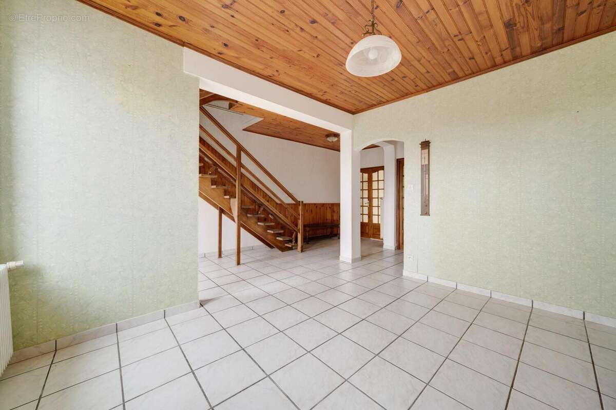 Photo 2 - Maison à BRIN-SUR-SEILLE