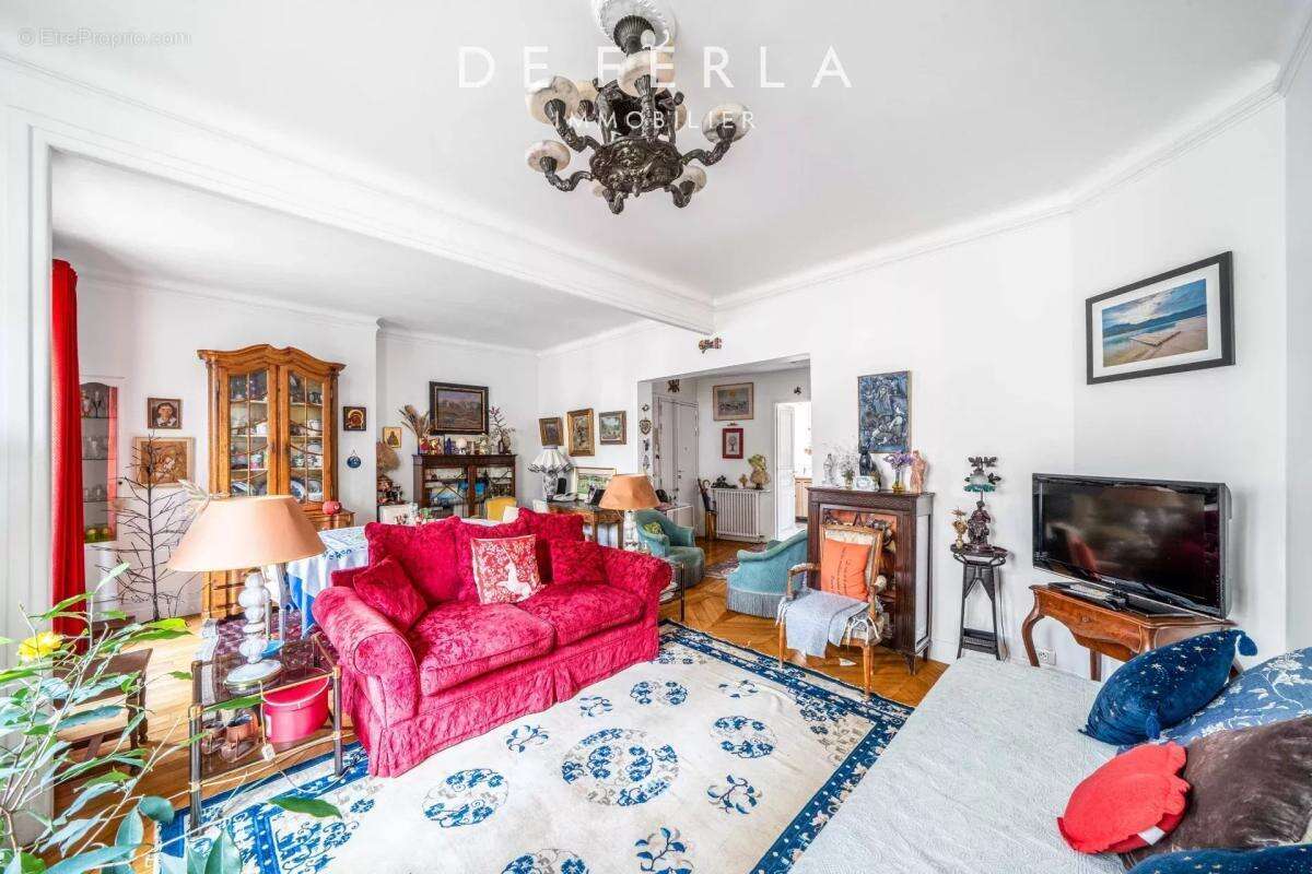 Appartement à PARIS-14E