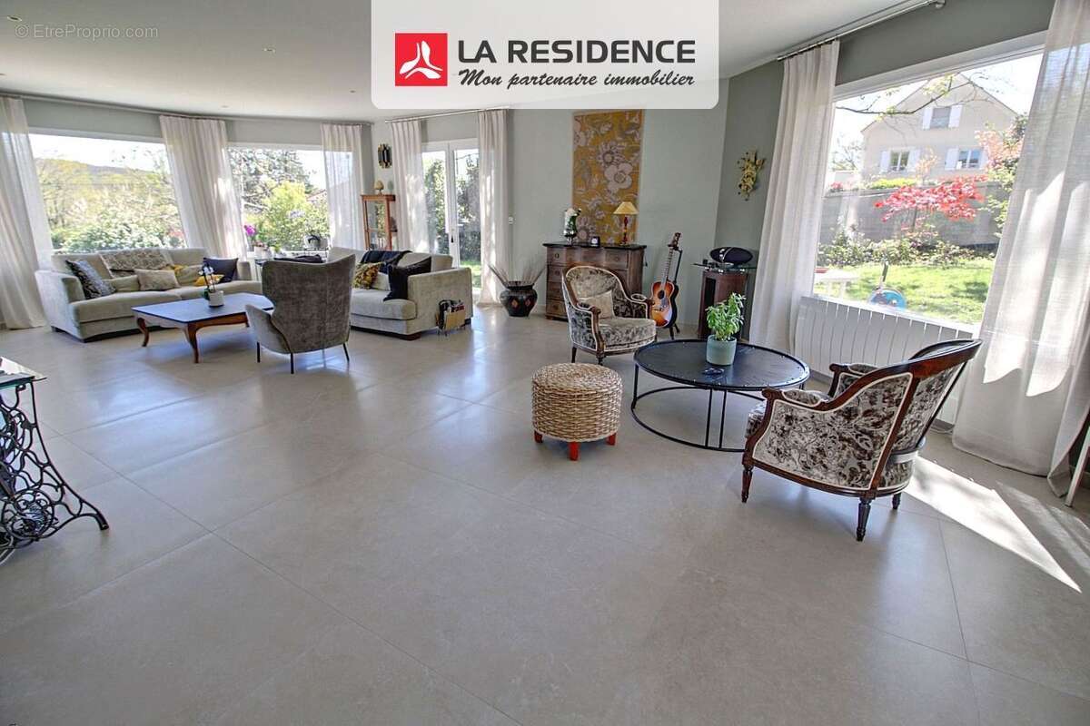 Maison à VAUX-SUR-SEINE