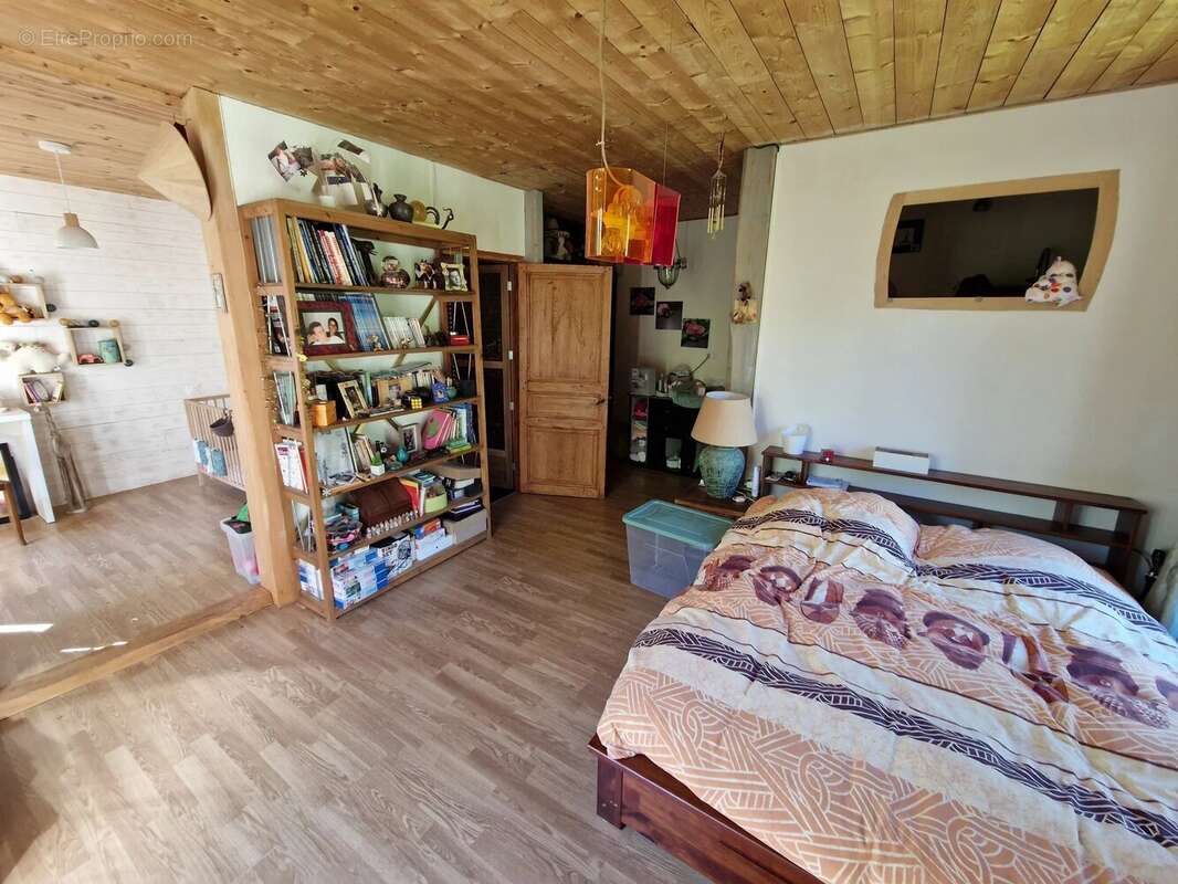 Maison à VIC-FEZENSAC