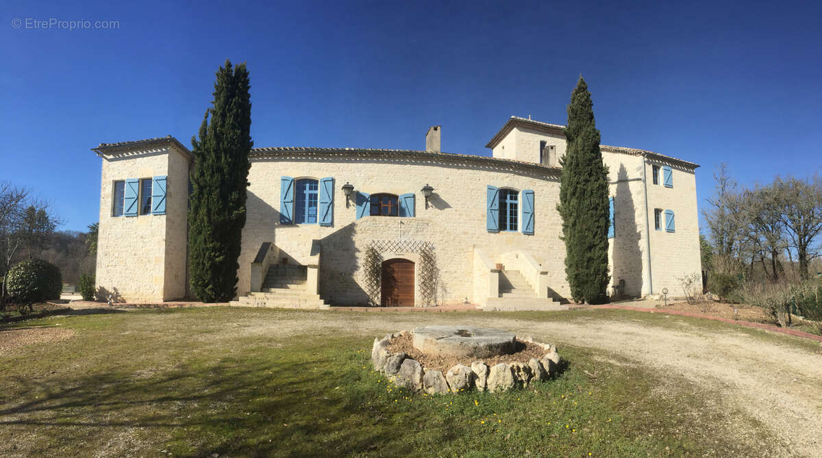 Maison à MONTCUQ