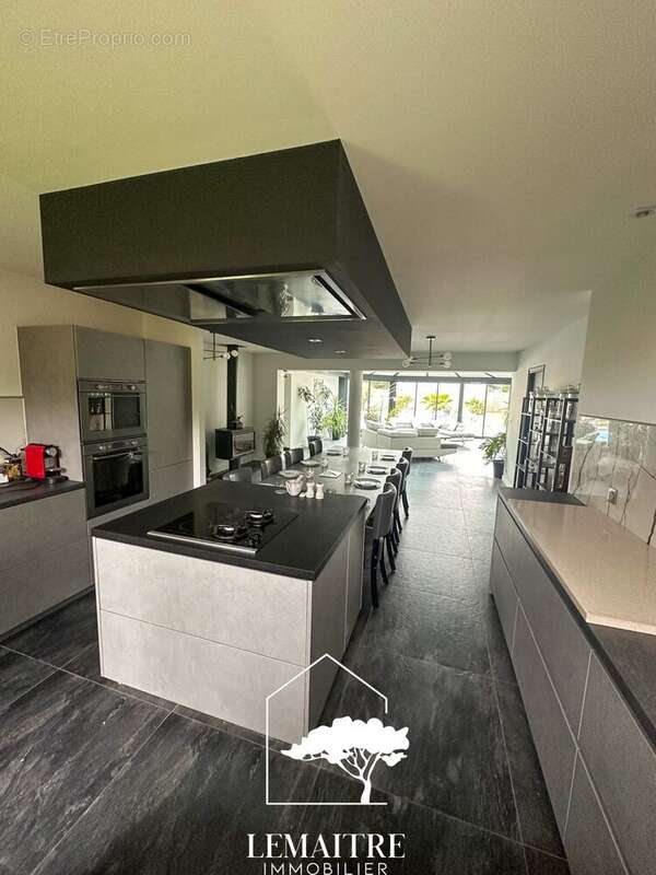 Maison à LES MATHES