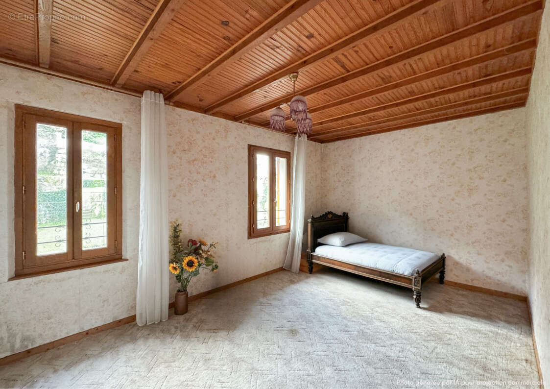 Maison à SERRIERES
