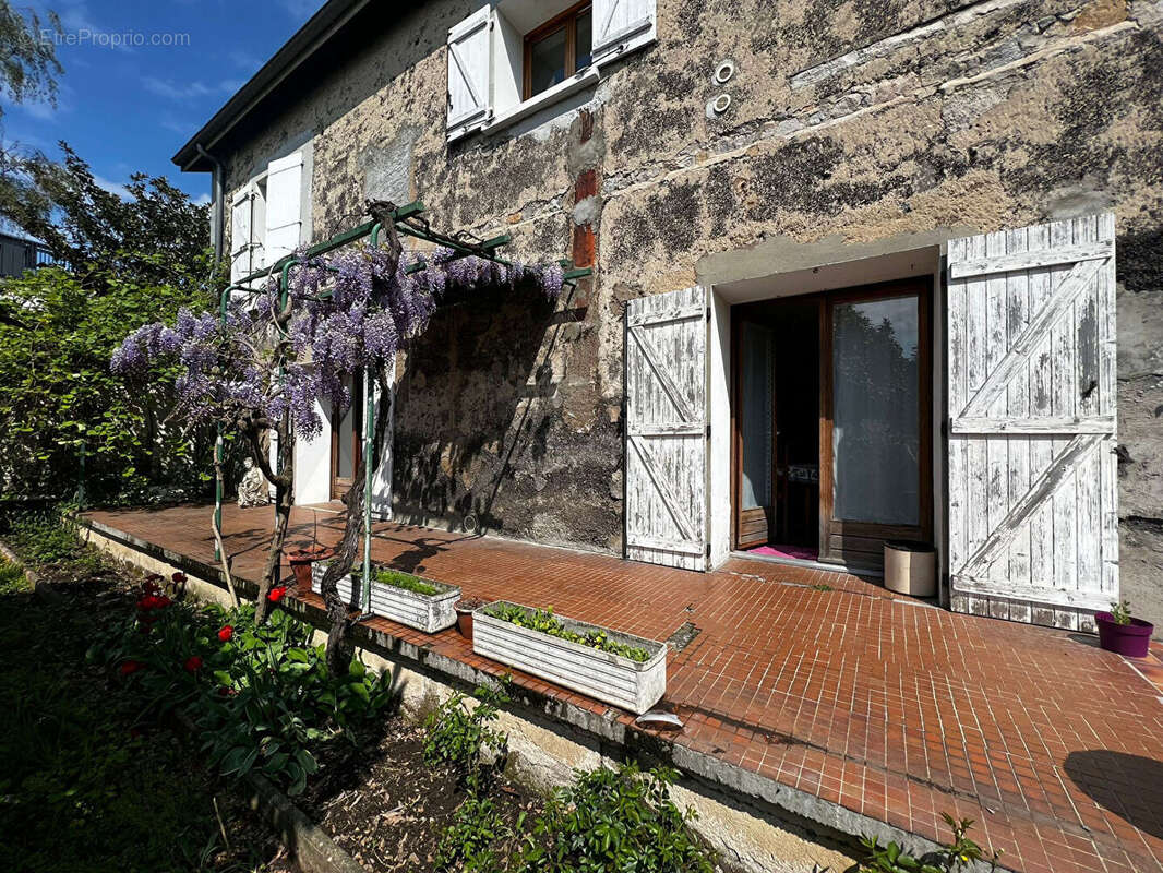 Appartement à PIERRE-BENITE