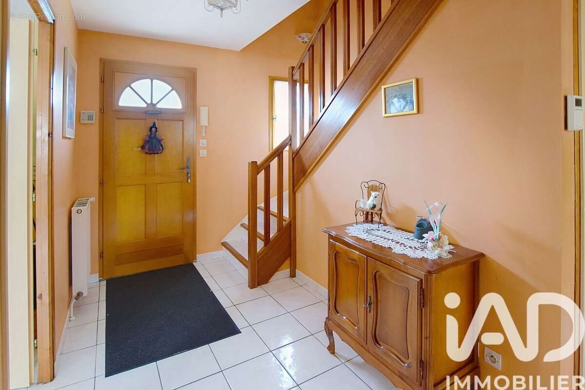 Photo 2 - Maison à CRECY-LA-CHAPELLE