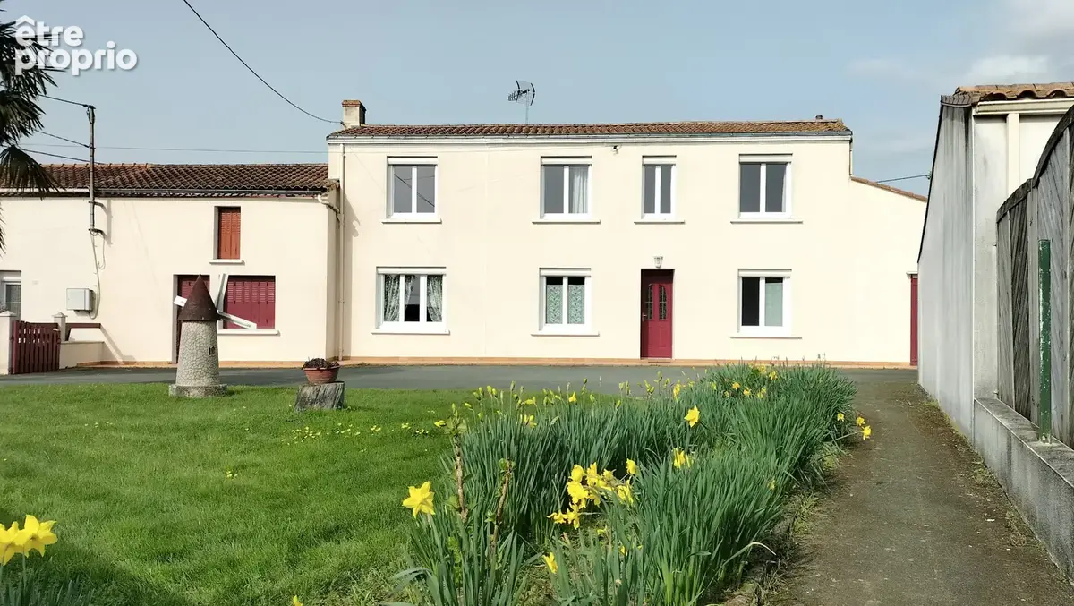 Maison 7 pièces 164 m² · à Chauché · 164 m² · 208 000 €