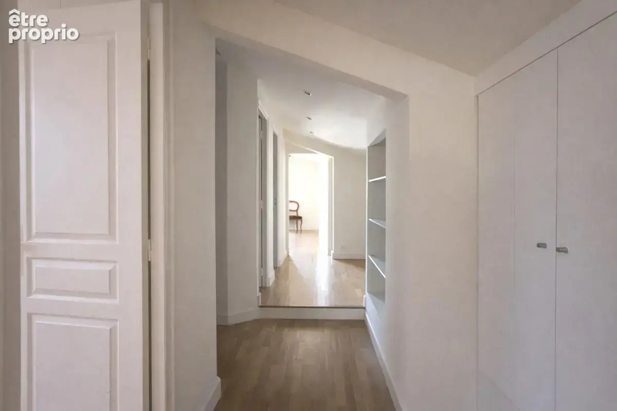 Vence, à 2 minutes à pied du centre, somptueuse villa de 321 m² - photo 16