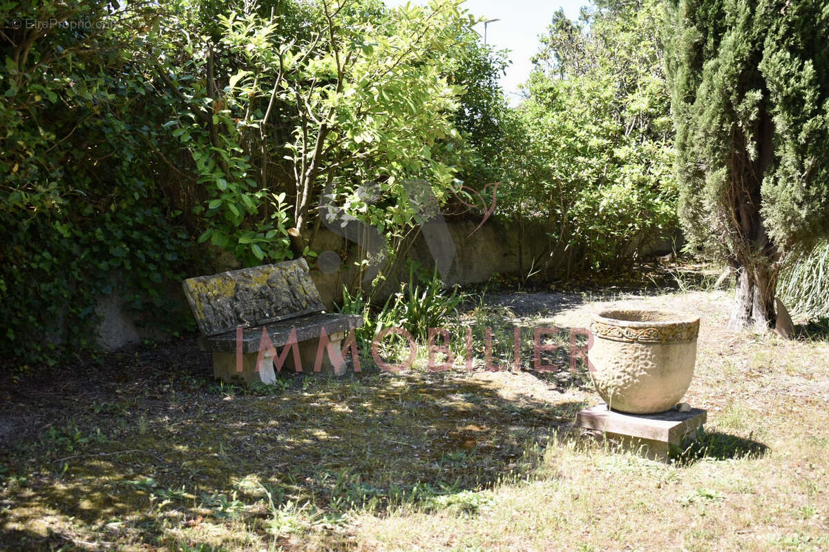 Maison à NISSAN-LEZ-ENSERUNE