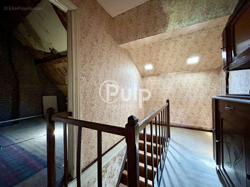 EN EXCLUSIVITÉ - Maison à rénover - Gouy-sous-Bellonne - photo 4