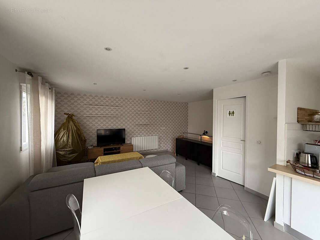 Appartement à SARTROUVILLE
