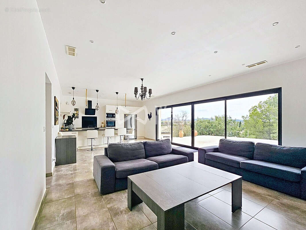 Maison à SAINT-JEAN-DE-LA-BLAQUIERE