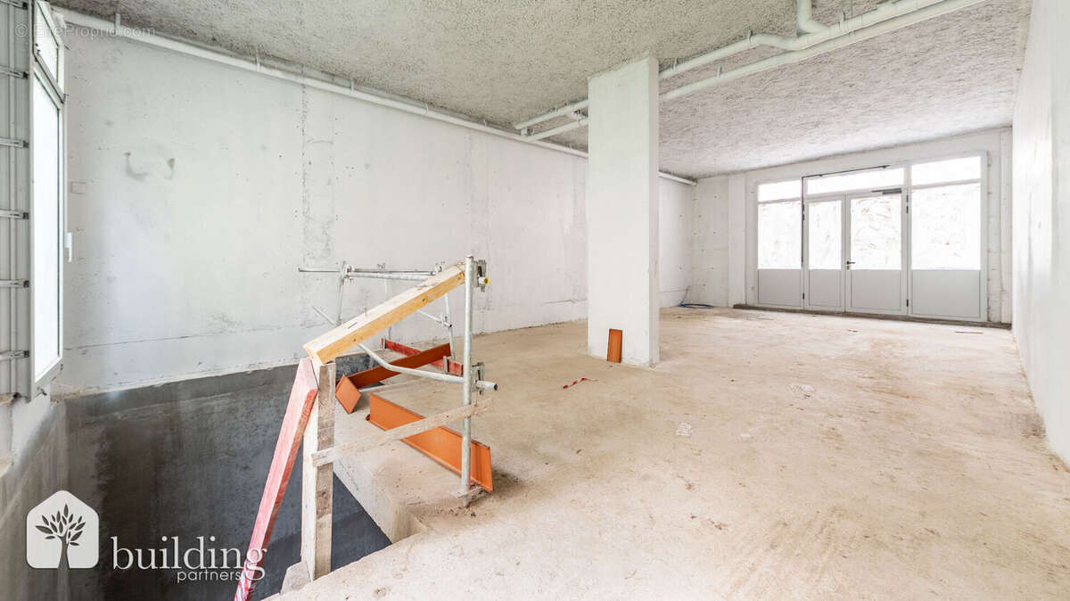 Local Commercial - Batignolles - 236,5m² + jardin privatif de 37m² - photo 5
