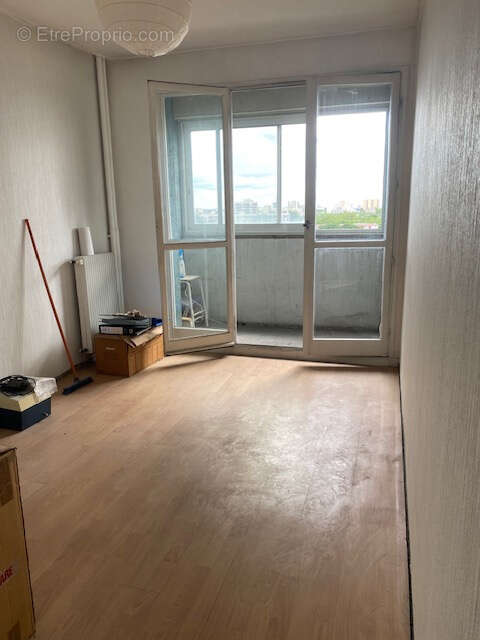 Appartement à VILLENEUVE-LA-GARENNE