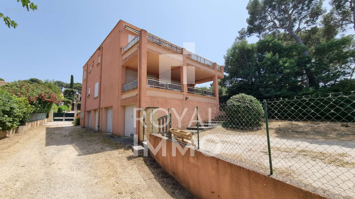 Appartement à SIX-FOURS-LES-PLAGES