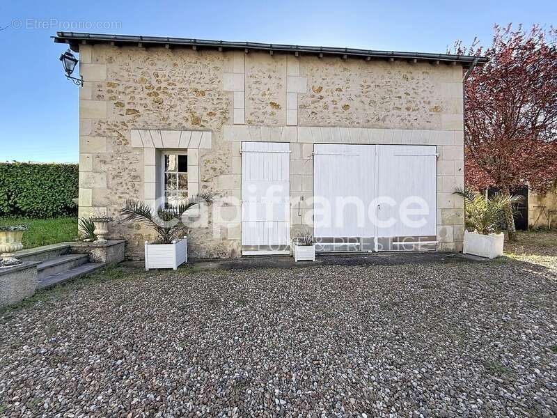 Maison à CHEILLE