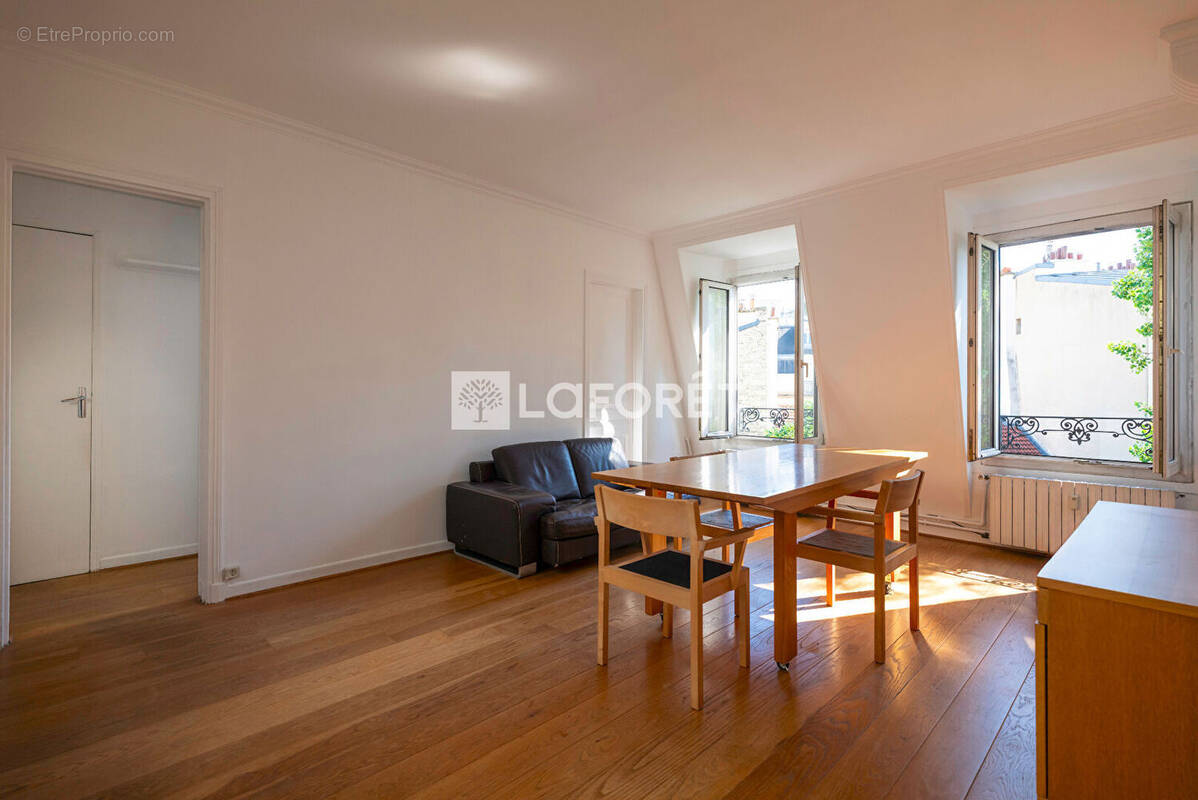 Appartement à NEUILLY-SUR-SEINE
