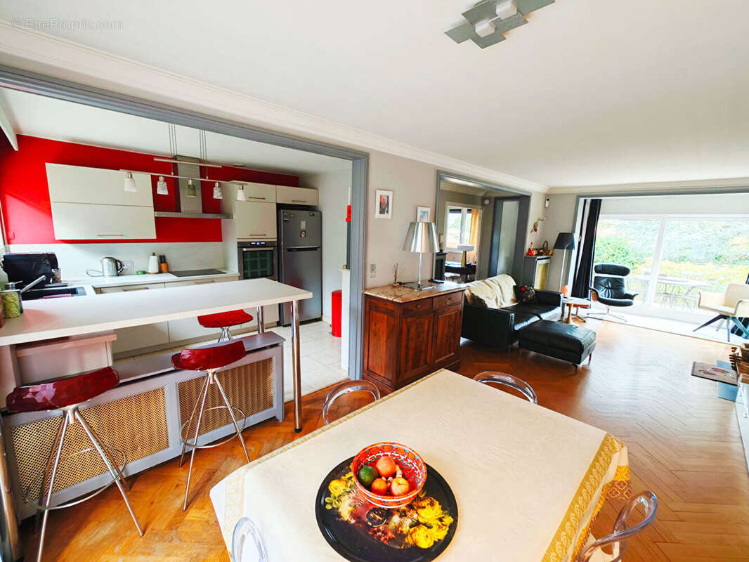 Maison à LA TOUR-DE-SALVAGNY