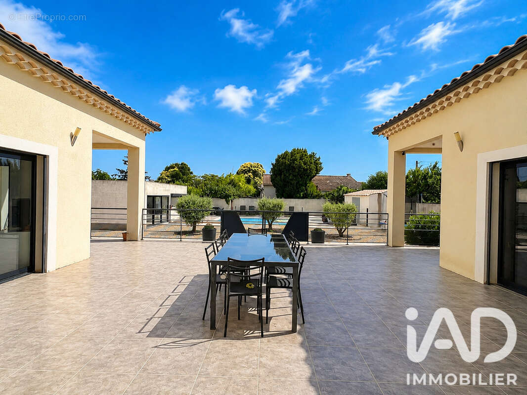 Maison 200 m² à Bagnols-Sur-Ceze  - photo 3