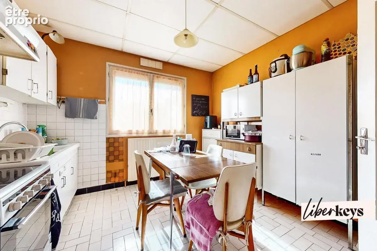 Lacrost 71700 - villa sur 2 niveaux - 112 m² habitable - 1762 m² terrain - 3/4 chambres - garage - photo 4