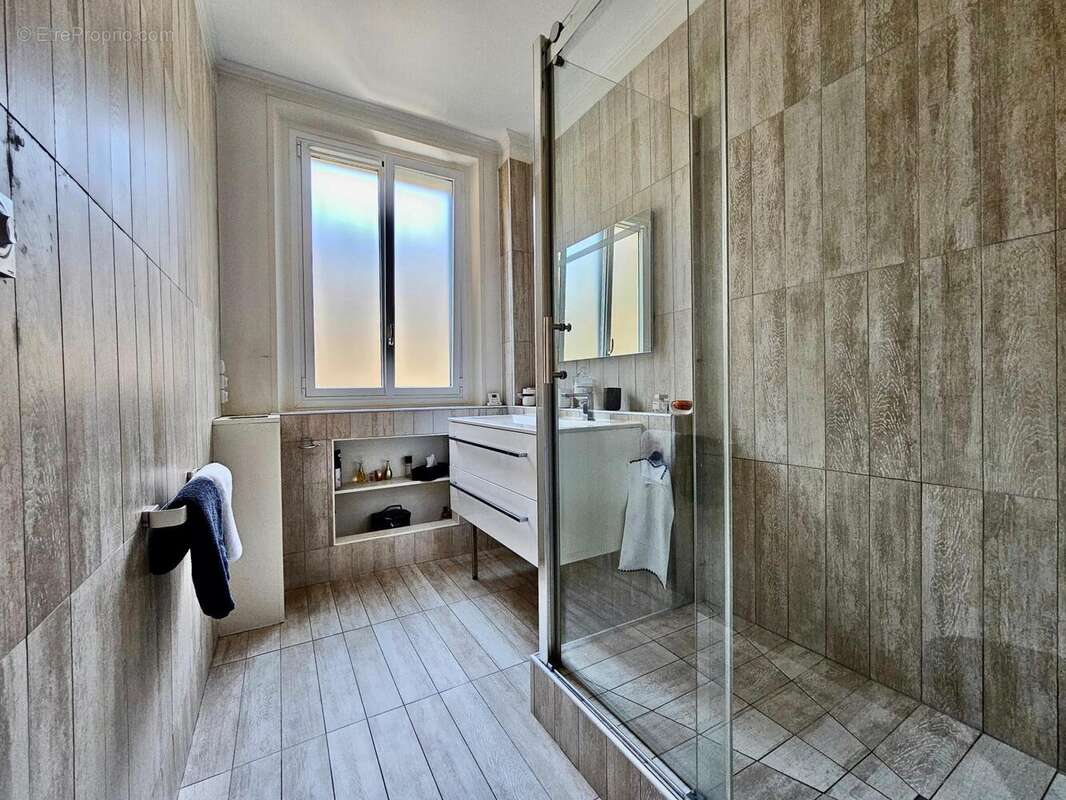Appartement 68 m² à Issy-Les-Moulineaux  - photo 9