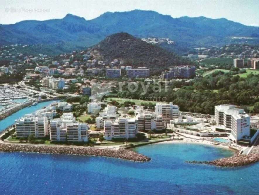 Appartement à MANDELIEU-LA-NAPOULE