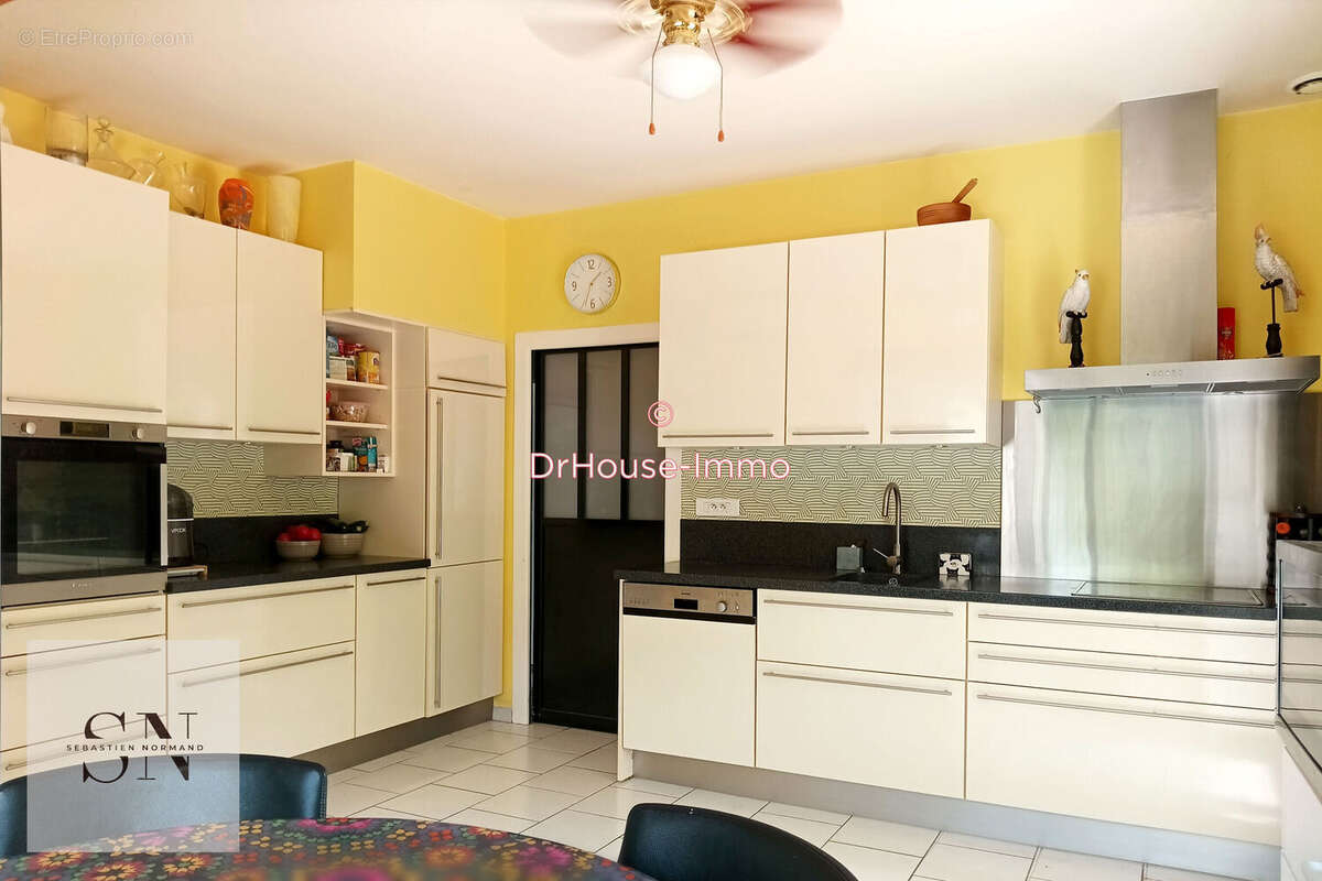 Maison 167 m² à Pujols  - photo 4
