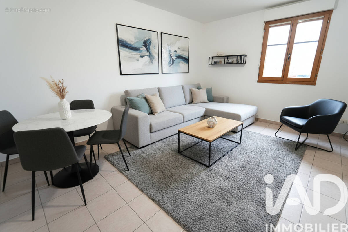 Photo 1 - Appartement à COMBS-LA-VILLE