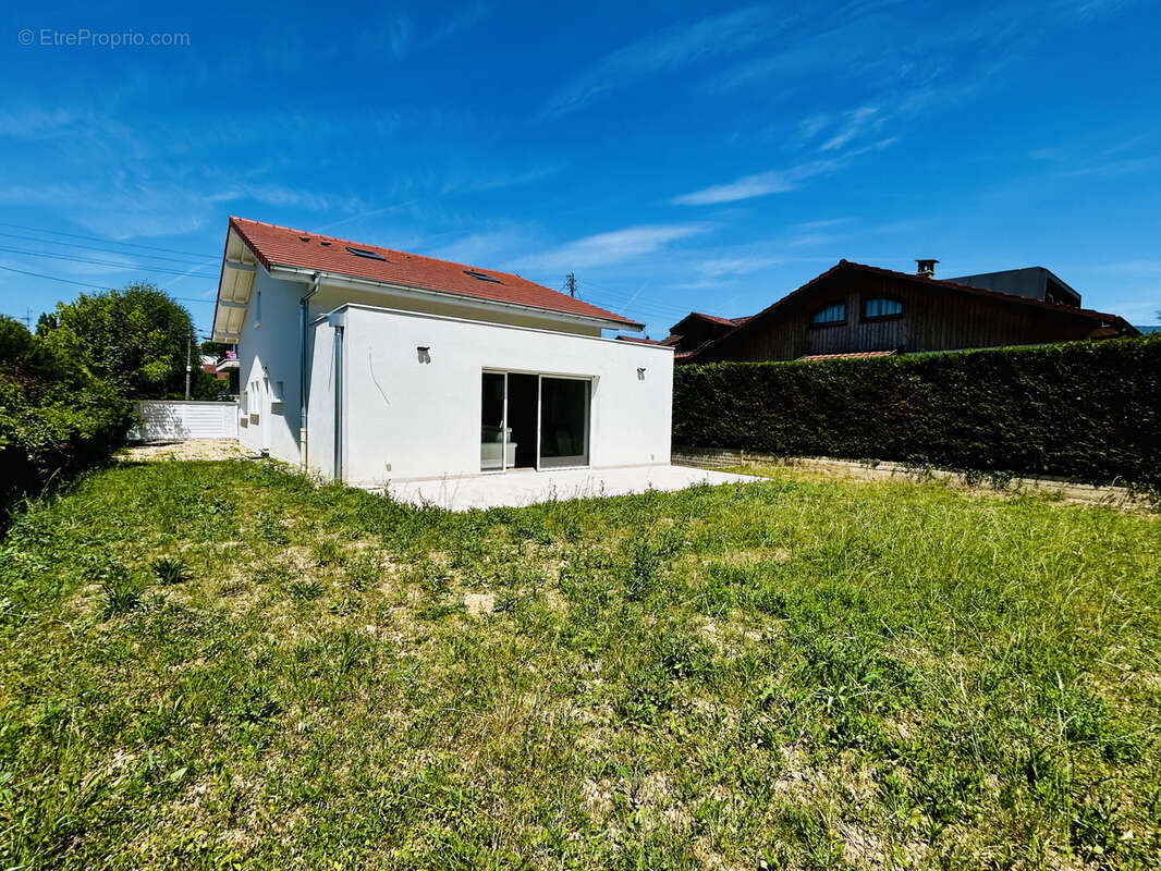 Maison à VILLE-LA-GRAND