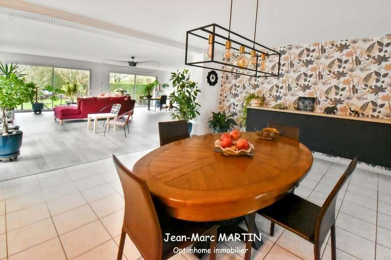 Maison à LA CHAPELLE-D&#039;ARMENTIERES