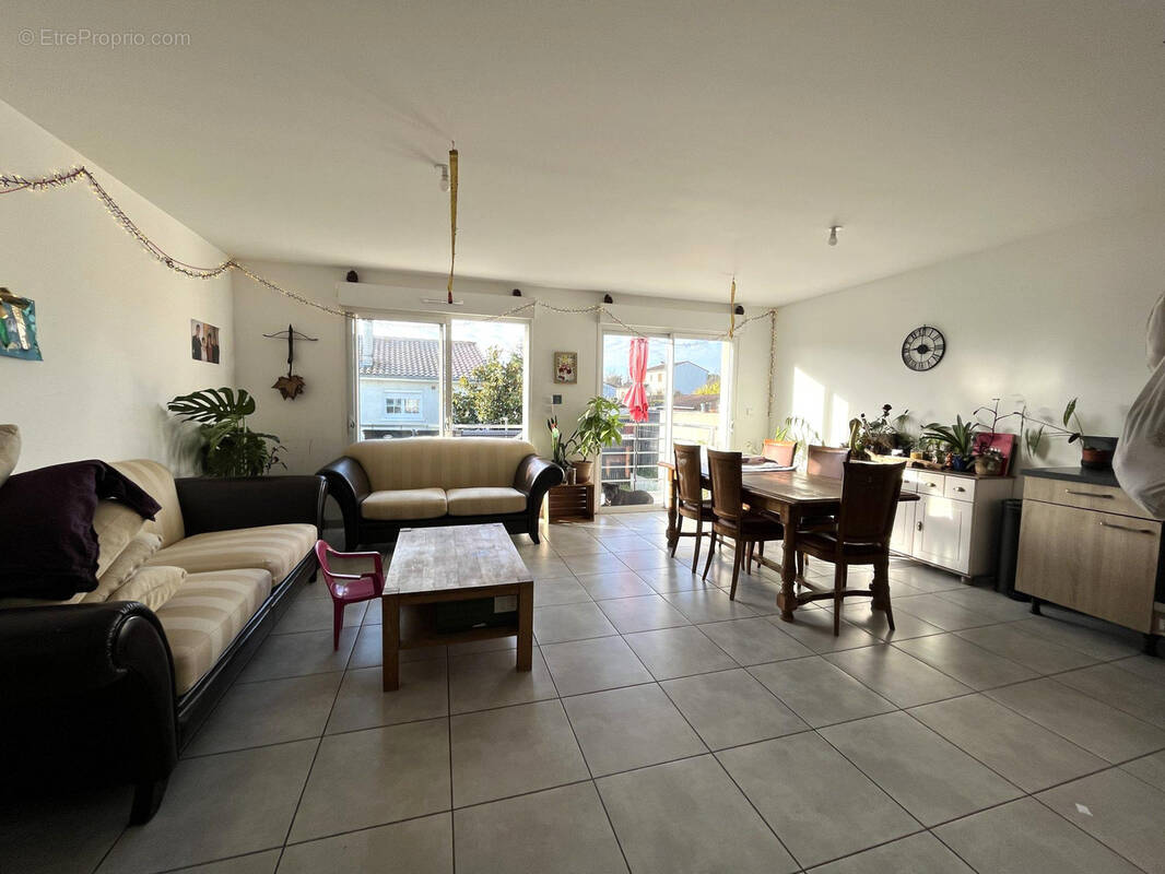 Maison à RUELLE-SUR-TOUVRE