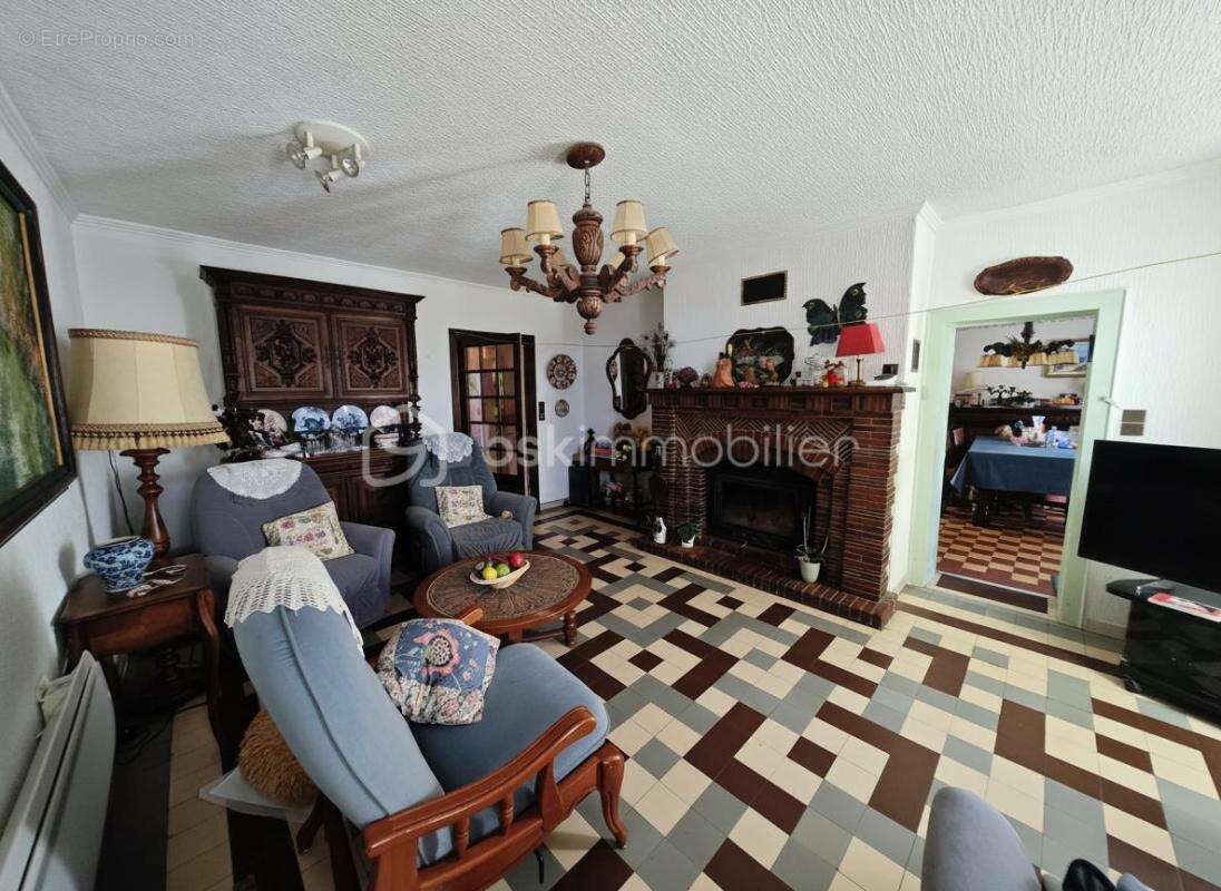 Maison ancienne en pierre de 130 m² avec dépendances sur 2 830 m² de terrain - photo 5