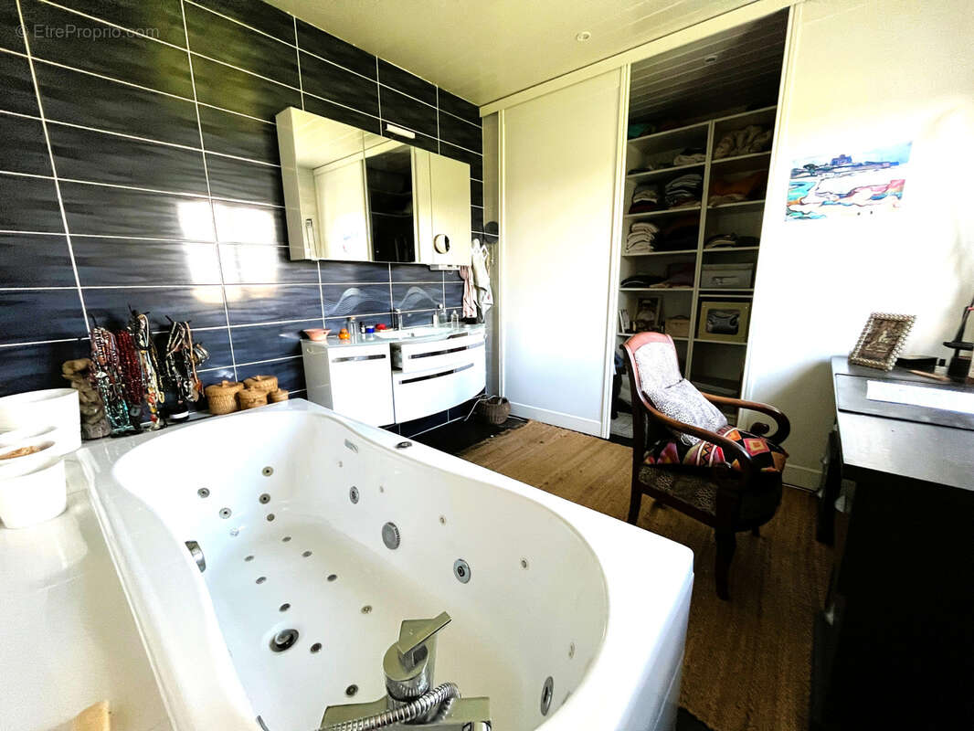 Maison à MESCHERS-SUR-GIRONDE