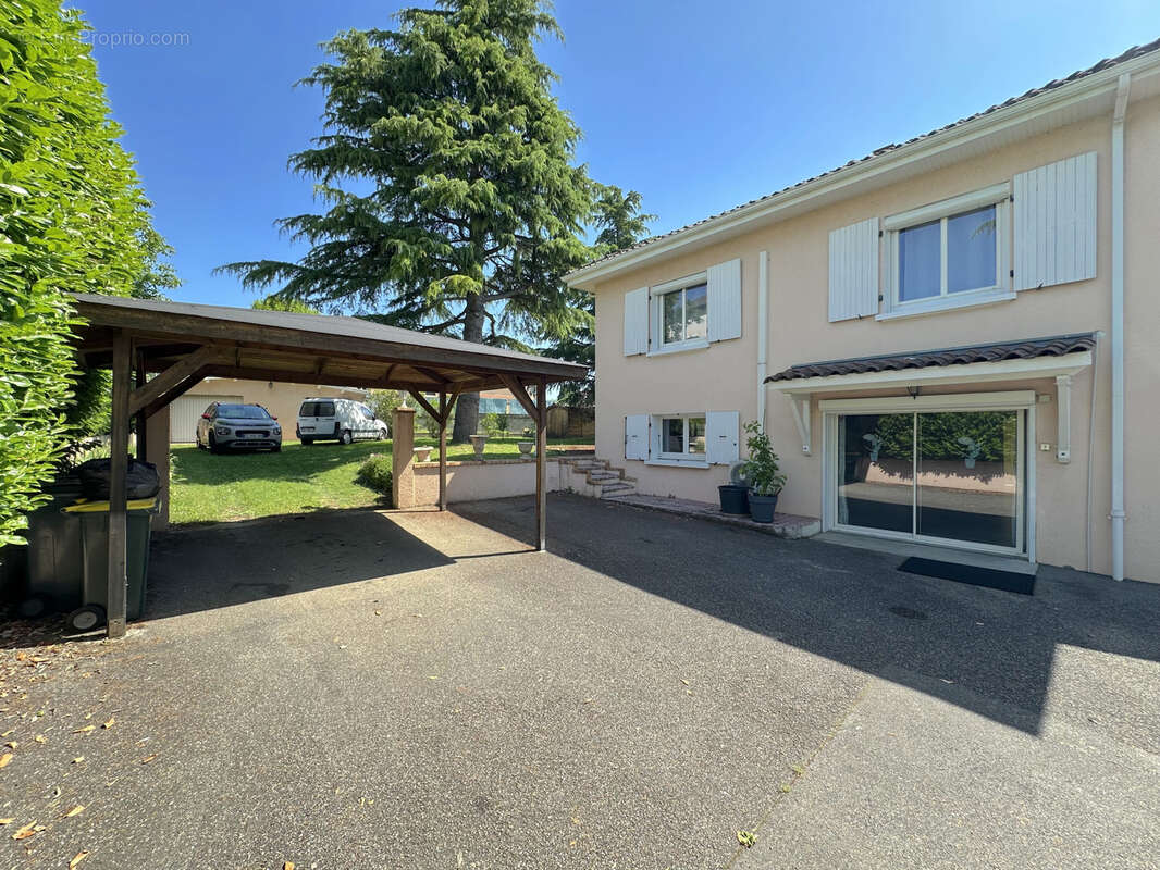 Maison à CHEYSSIEU