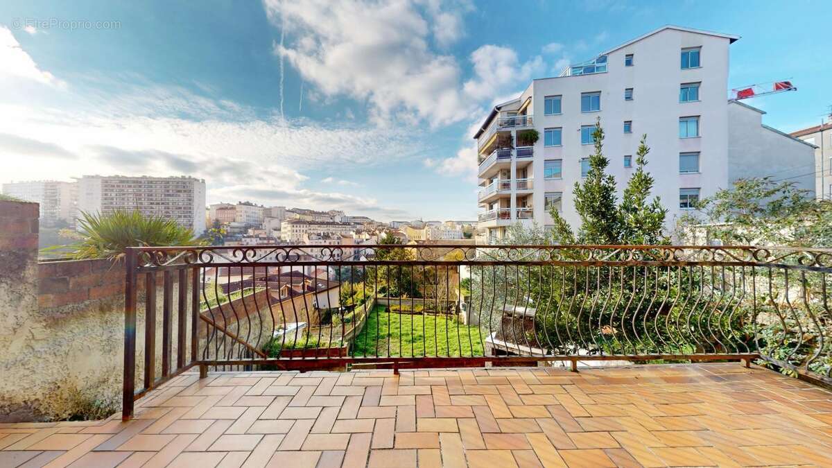 Appartement à CALUIRE-ET-CUIRE