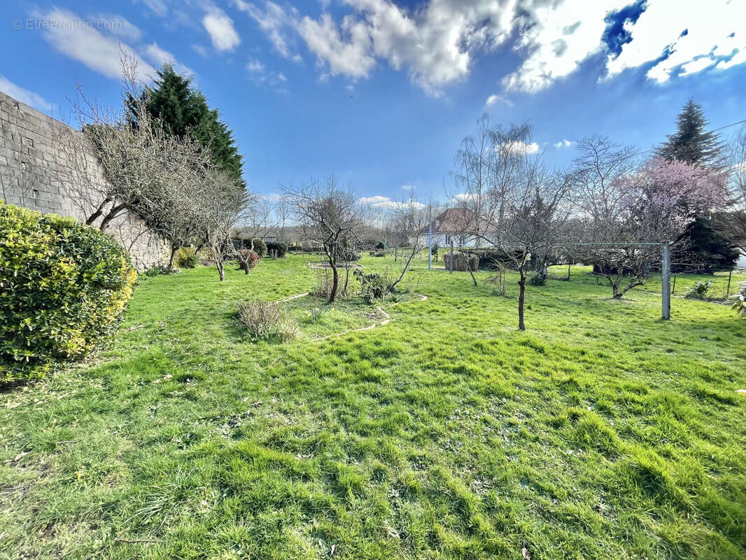 Terrain à SAINT-GENCE