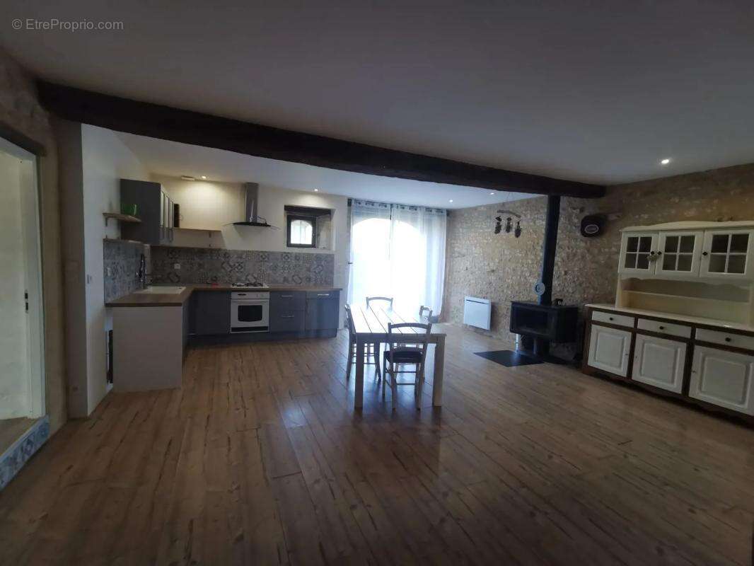 Maison à FONTENILLE