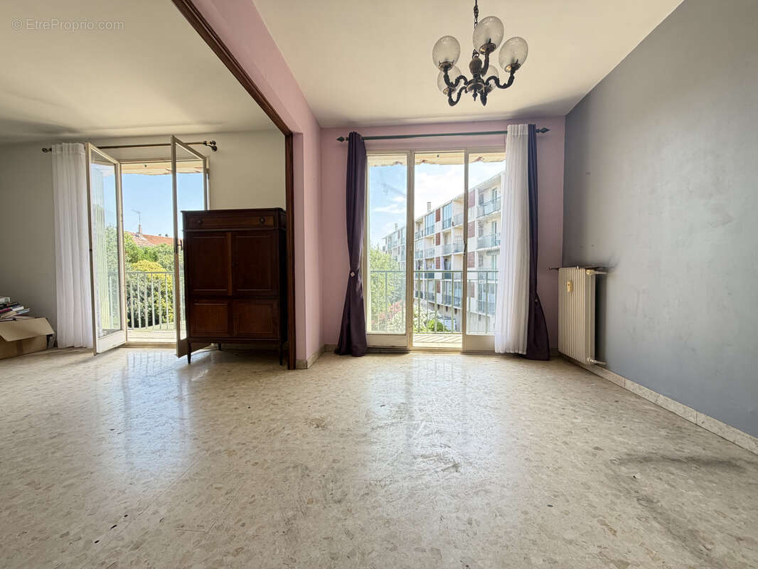 Appartement à MARSEILLE-11E