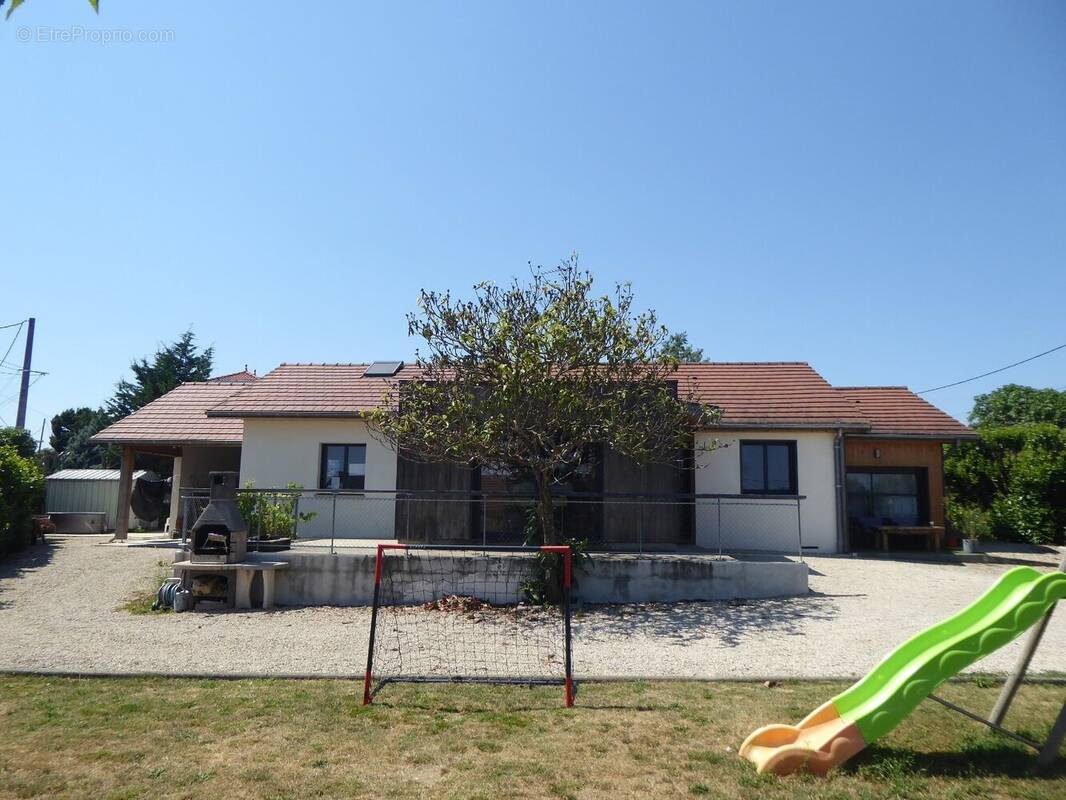 Maison à CREMIEU