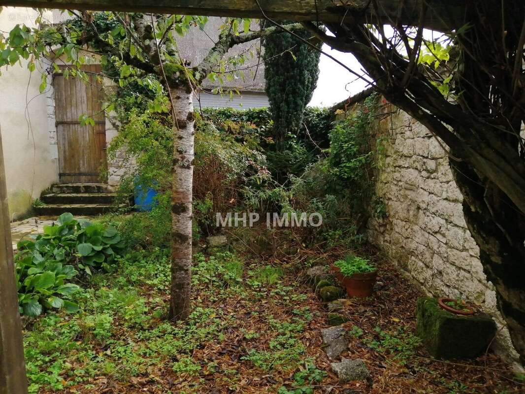 Appartement à CASTELNAU-DE-MONTMIRAL