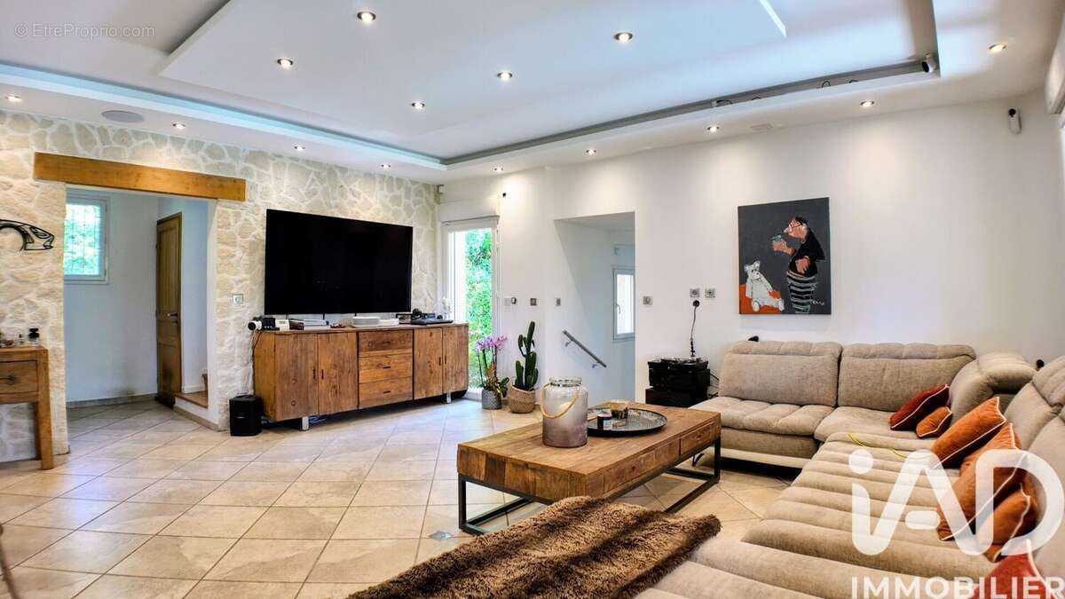 Photo 9 - Maison à LA TOUR-EN-JAREZ