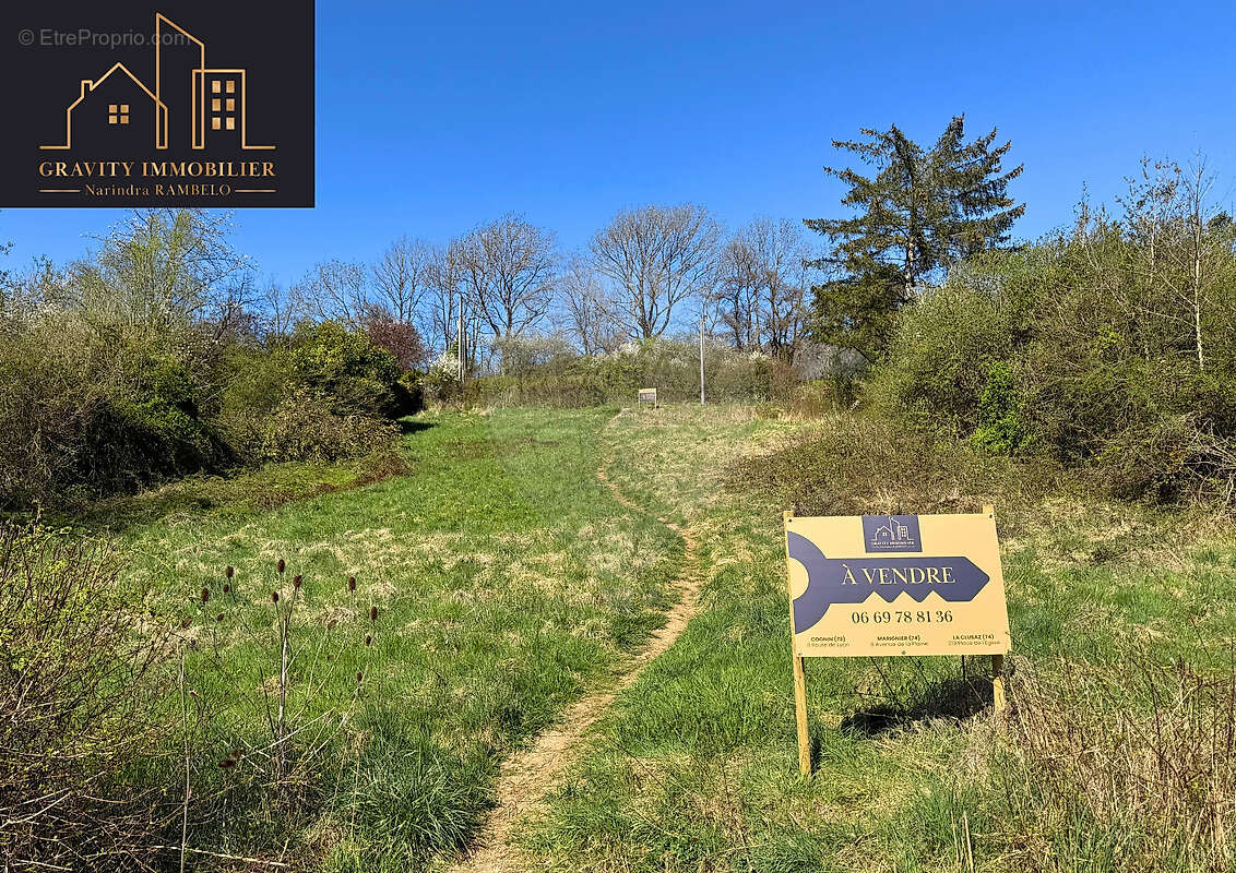 Terrain à MARIGNIER