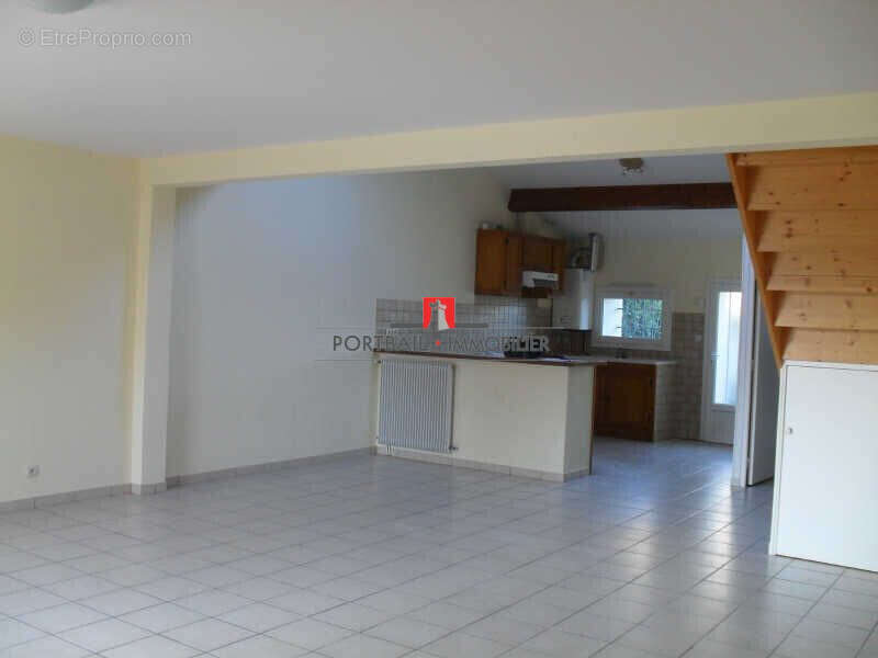 Maison 83 m² à Ambares-Et-Lagrave  - photo 4