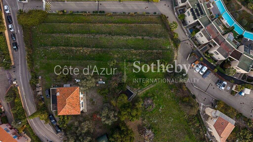 Terrain à NICE