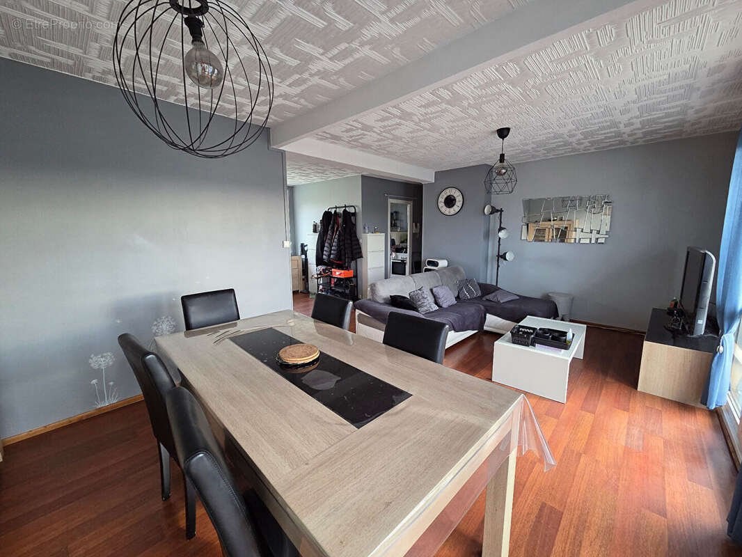 Appartement à HARLY