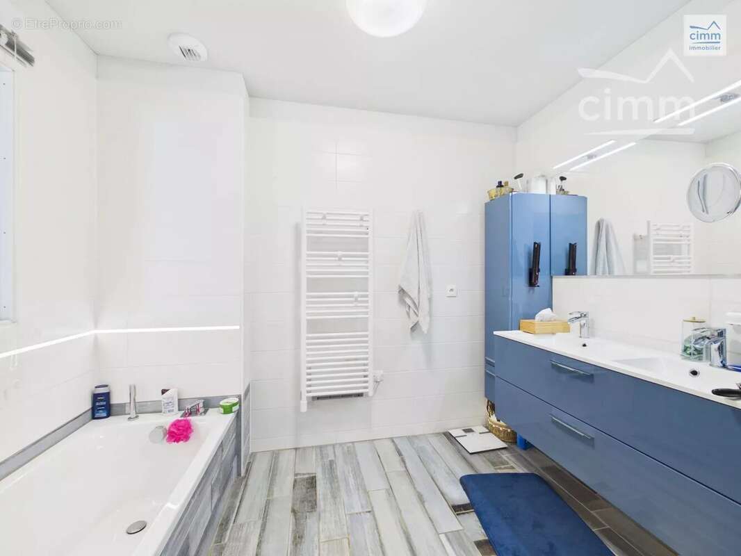 Maison à LES BRULAIS