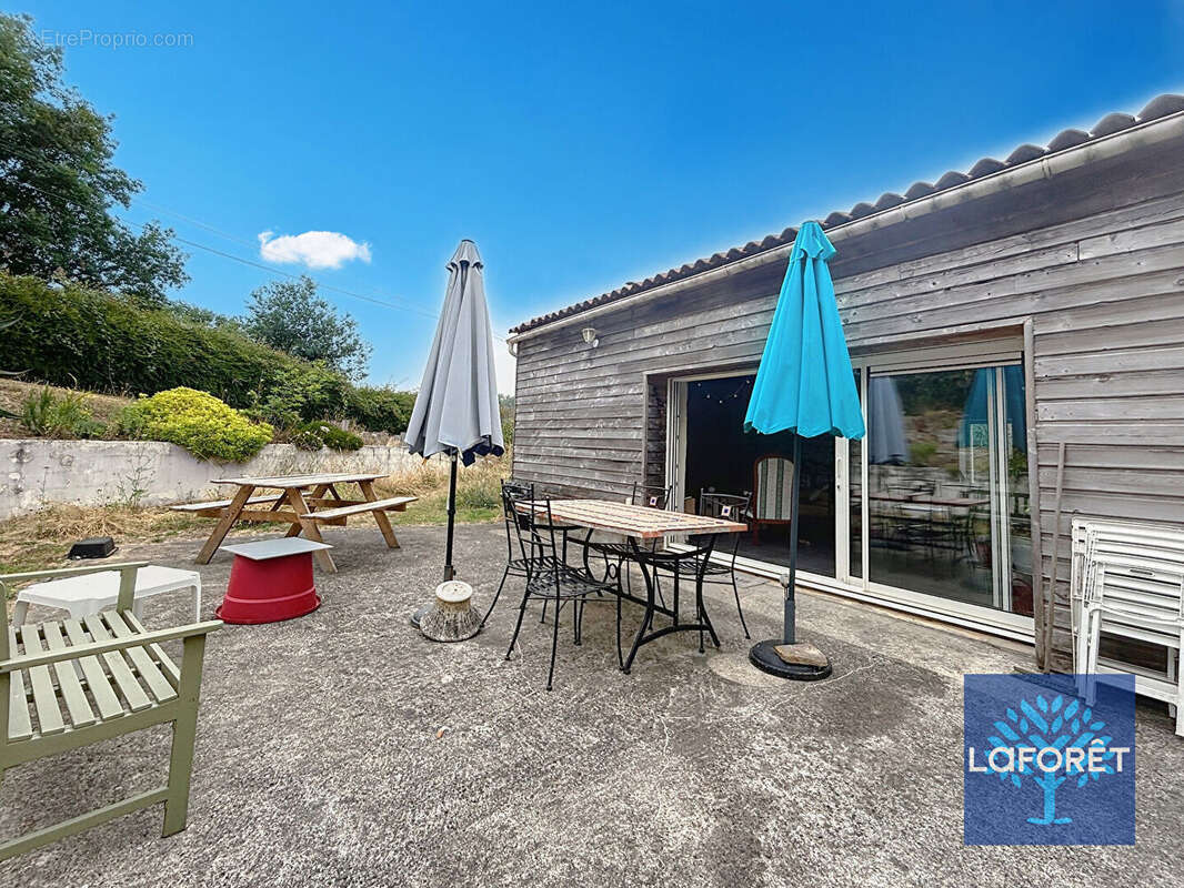 Maison à CHATEAU-GUIBERT