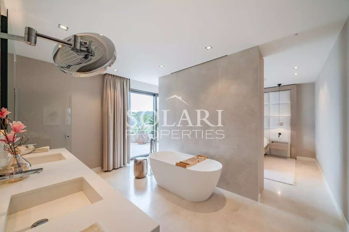 Maison à THEOULE-SUR-MER