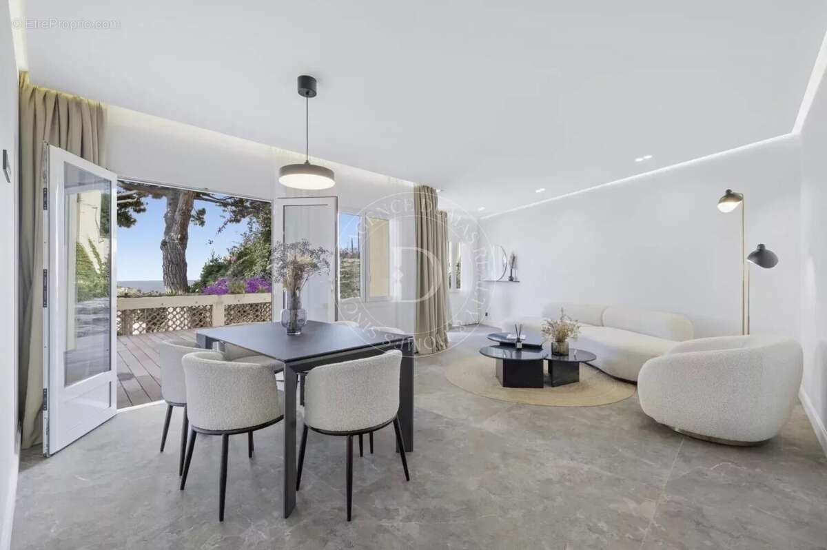 Appartement à VILLEFRANCHE-SUR-MER