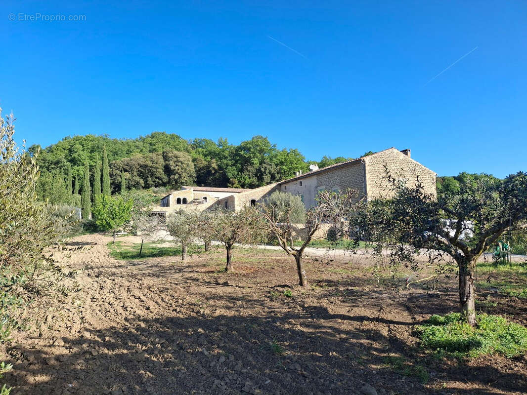 Grignan- rare ! exclusivité - ferme en cours de renovation sur 2,7 ha - photo 3