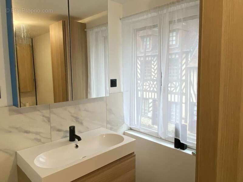 Maison à CREVECOEUR-EN-AUGE